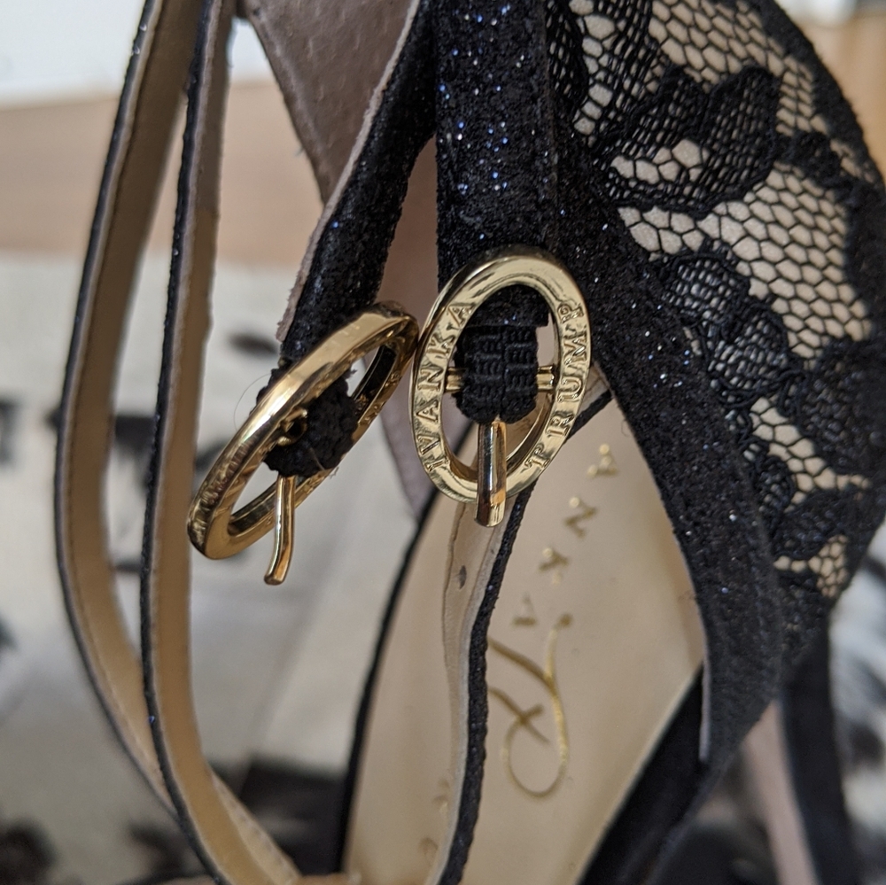 Lace T-strap pump - Picture 6 of 9